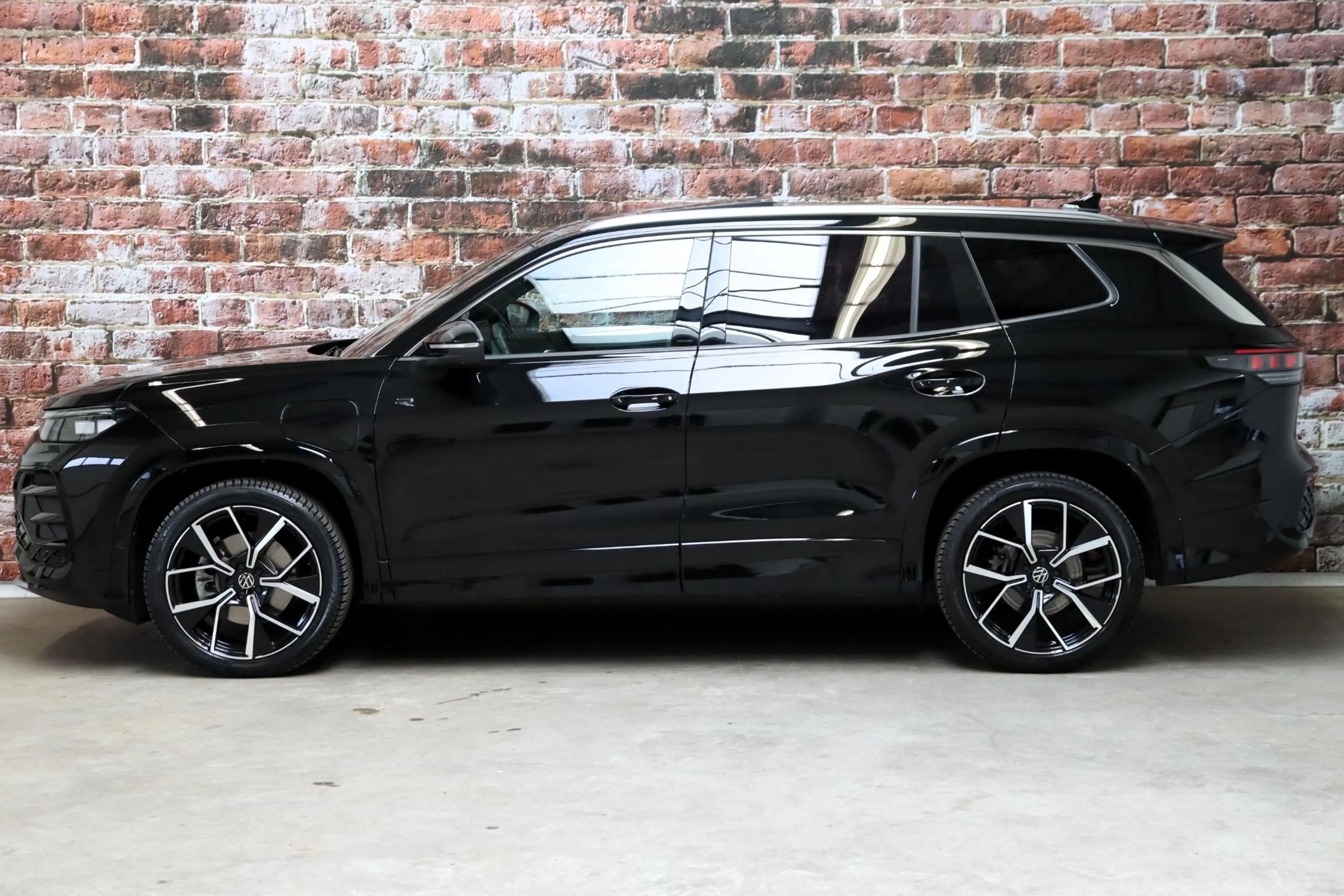 Volkswagen Tayron 1.5 eHybrid R-Line Edition / Panoramadak / Trekhaa — photo 3