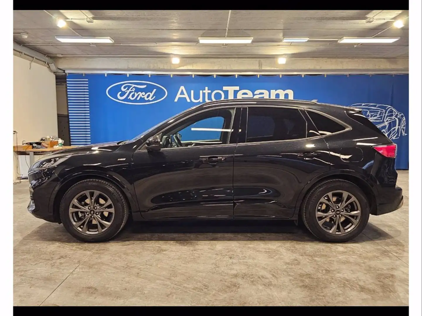 Ford Kuga 1.5 ecoblue st-line x 2wd 120cv auto Grijs - 2