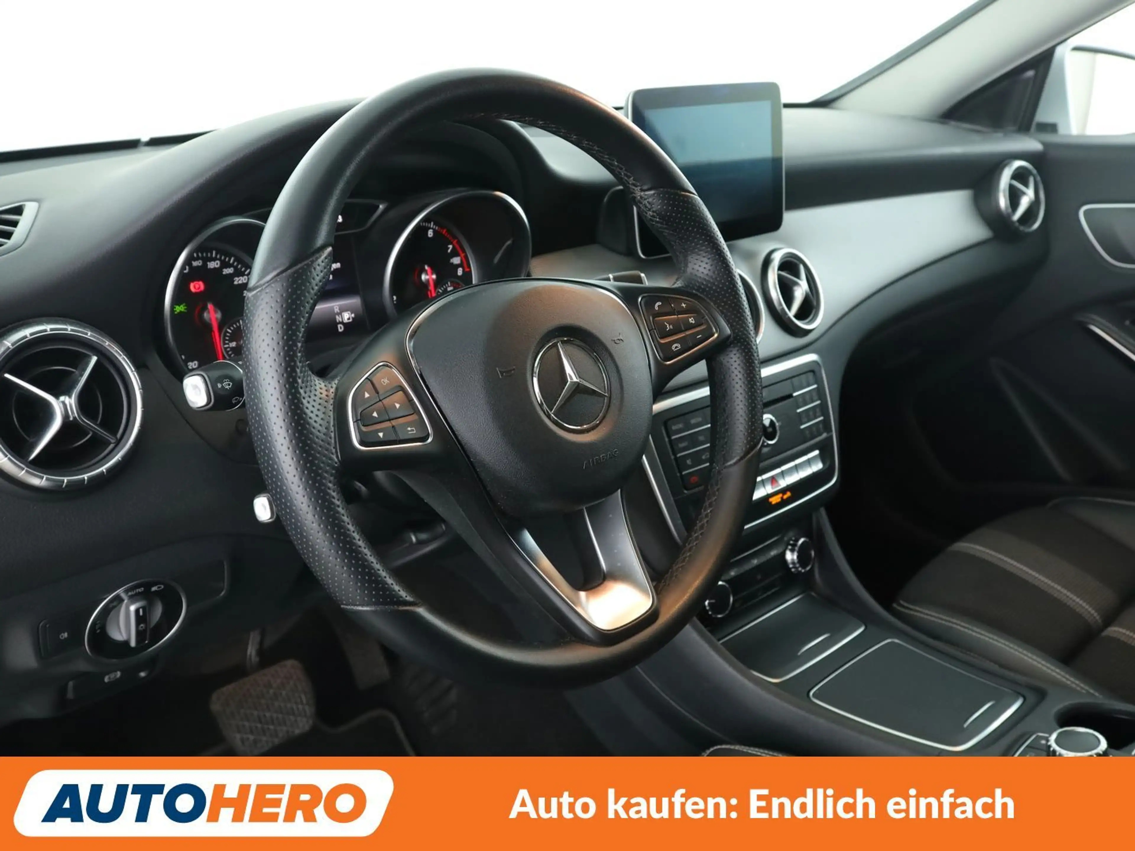 Mercedes-Benz CLA 220 CLA 220 Shooting Brake 4Matic Urban — photo 11