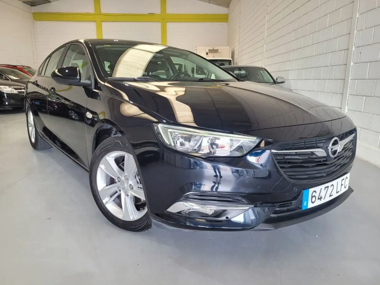 Opel Insignia 1.6CDTI S&S Selective 136 Schwarz - 1