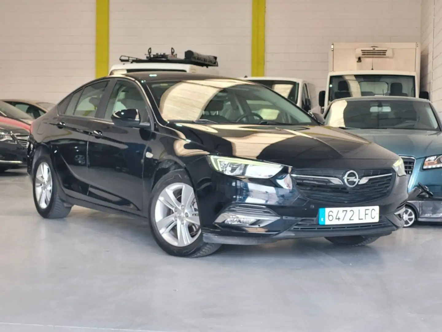 Opel Insignia 1.6CDTI S&S Selective 136 Schwarz - 2