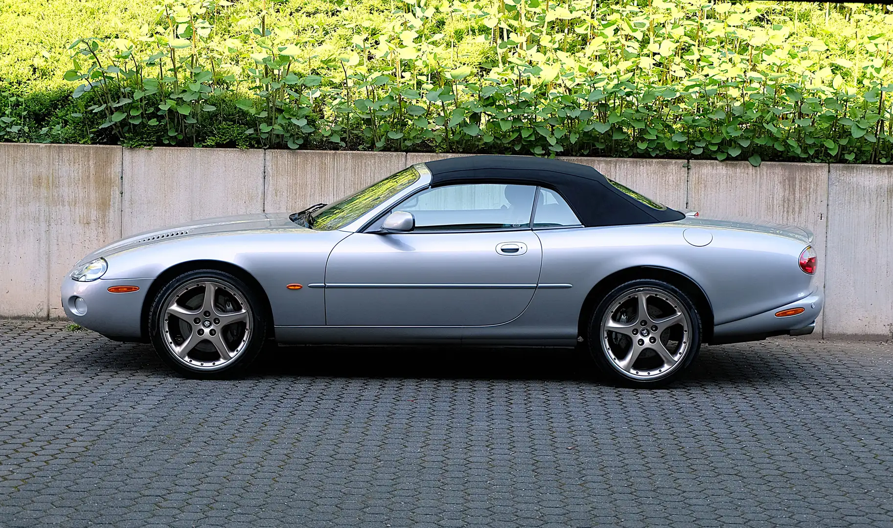 Jaguar XKR Cabriolet Silber - 2