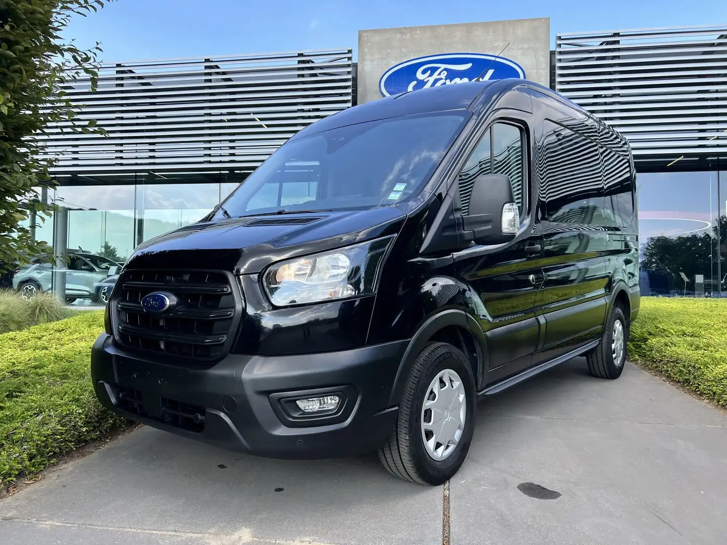 Ford Transit TREND / 350 L2H2 / 130 PK Noir - 2