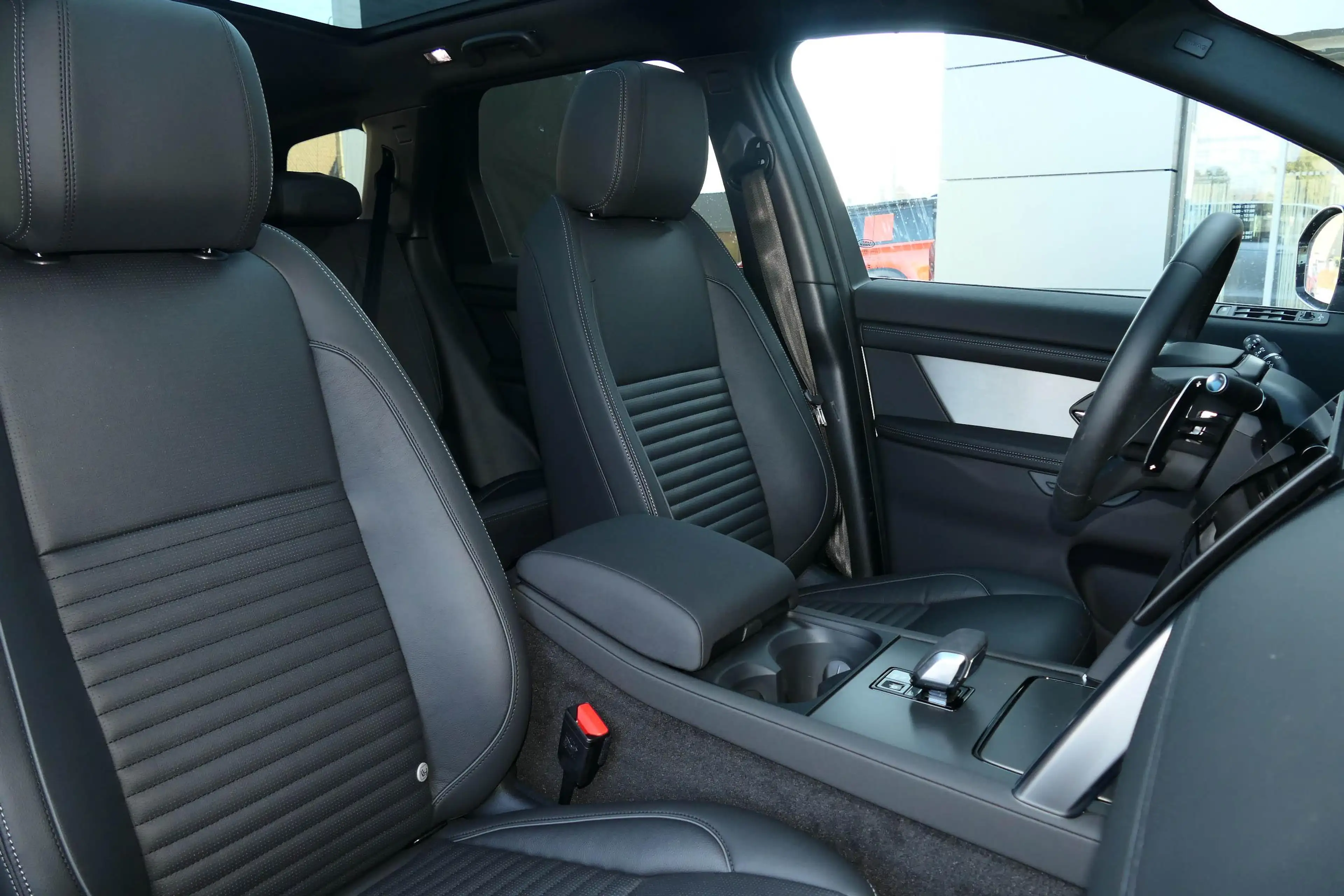 Land Rover Discovery Sport D200 Dynamic SE AWD Auto. 25.5 — photo 9