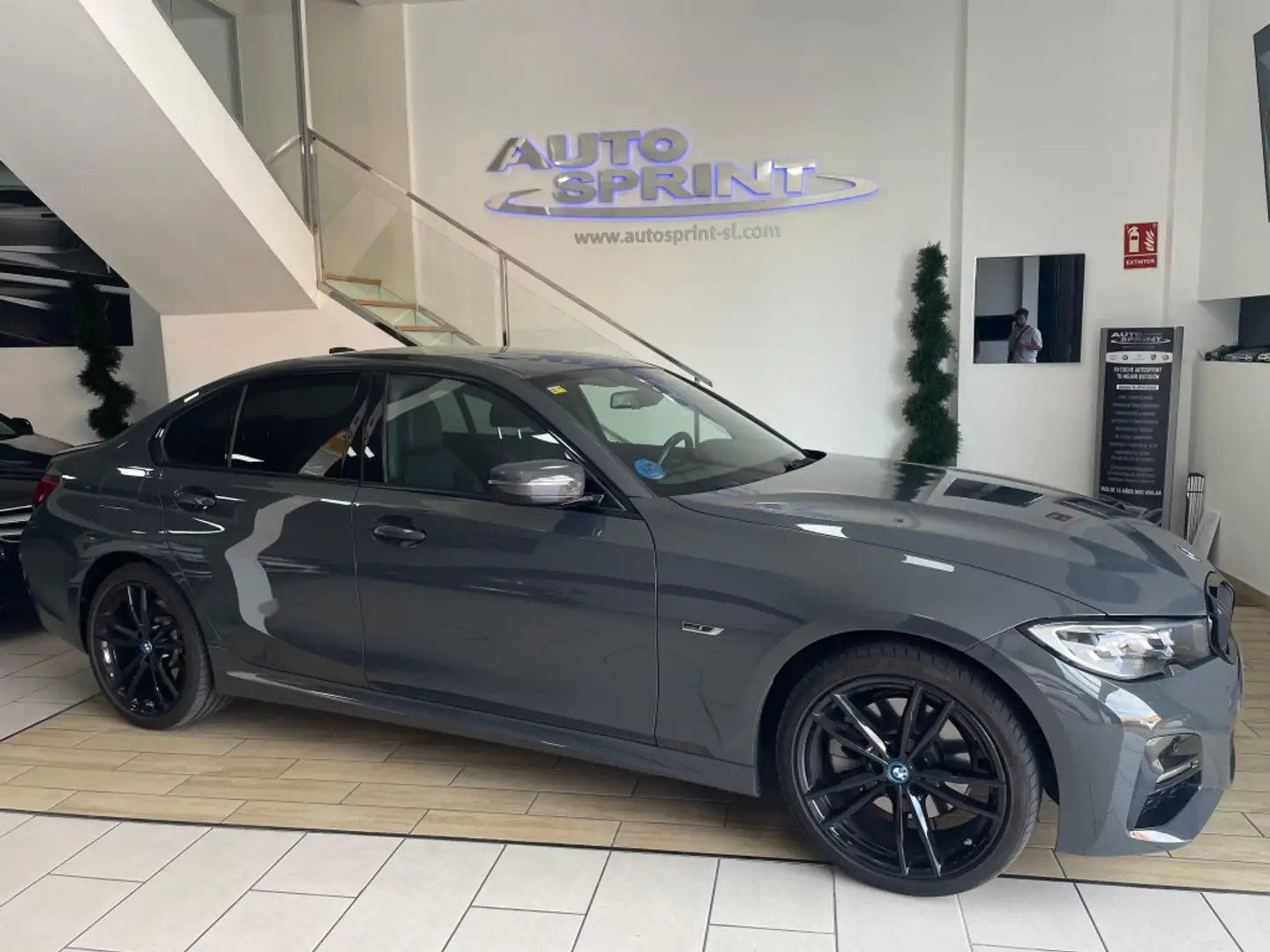 BMW 320 320e Gris - 2