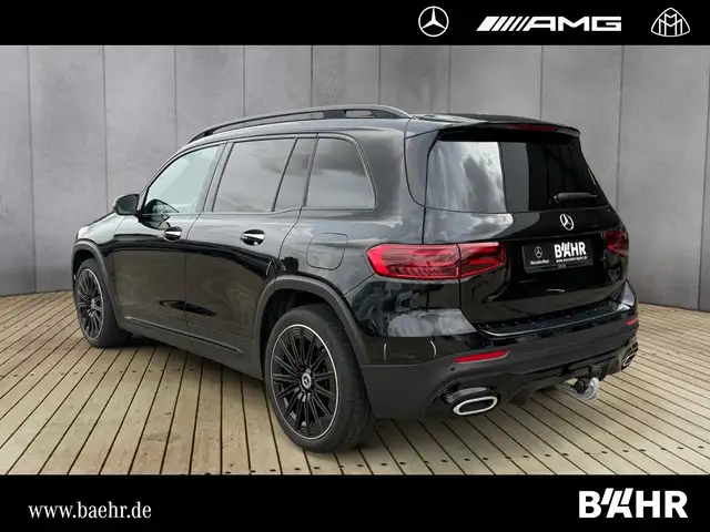 Mercedes-Benz GLB view 3