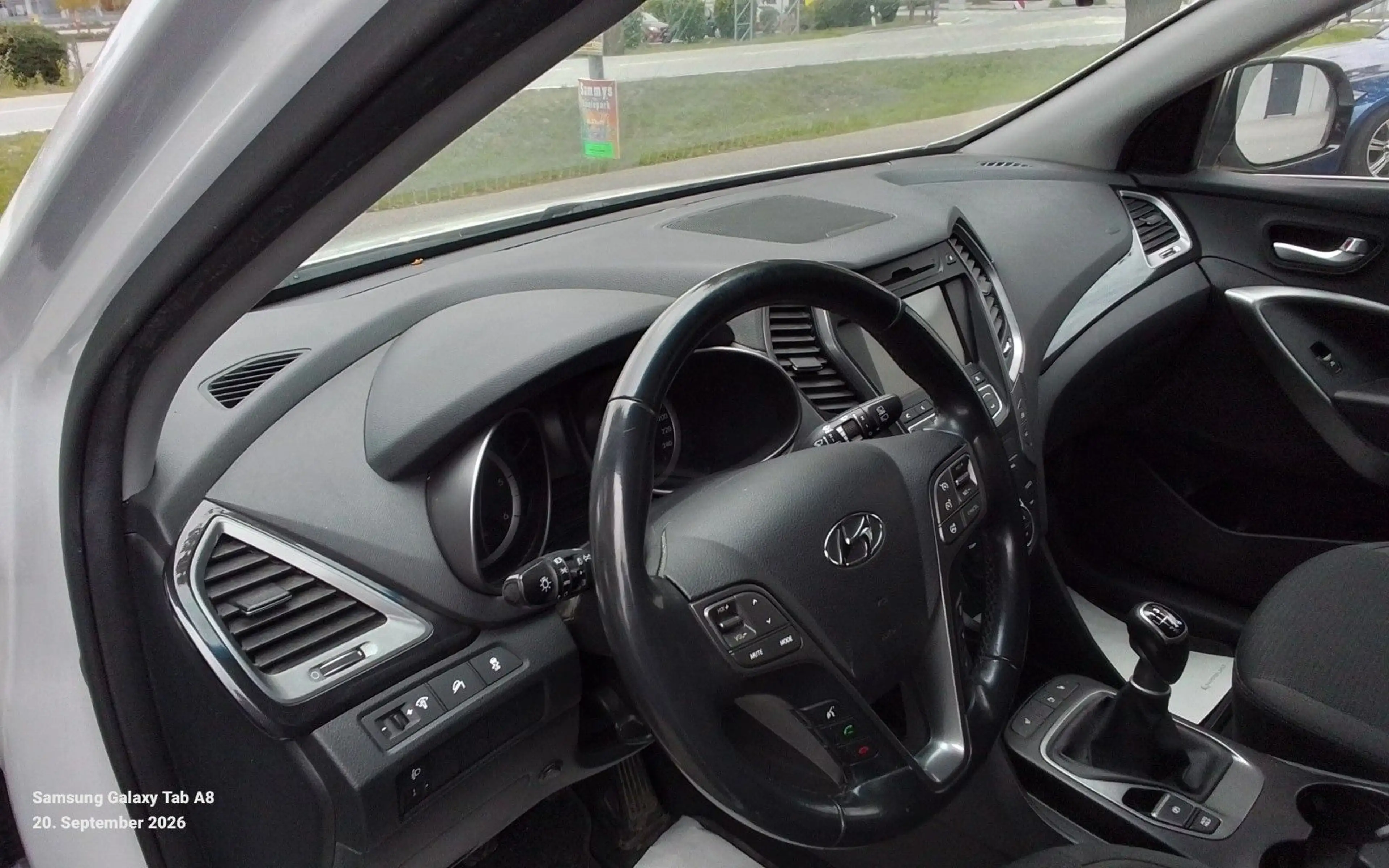 Hyundai SANTA FE Premium 4WD — photo 9