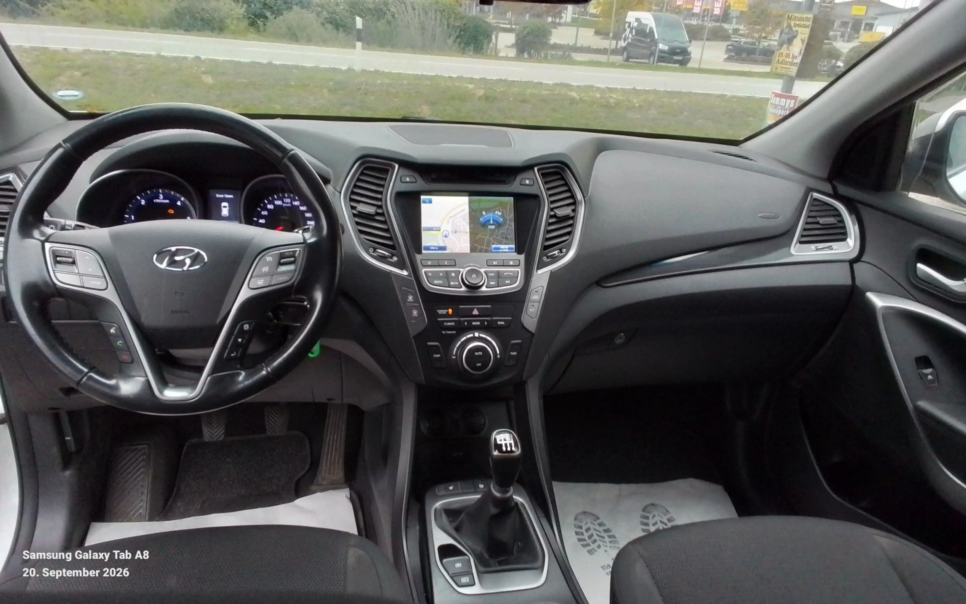 Hyundai SANTA FE Premium 4WD — photo 10