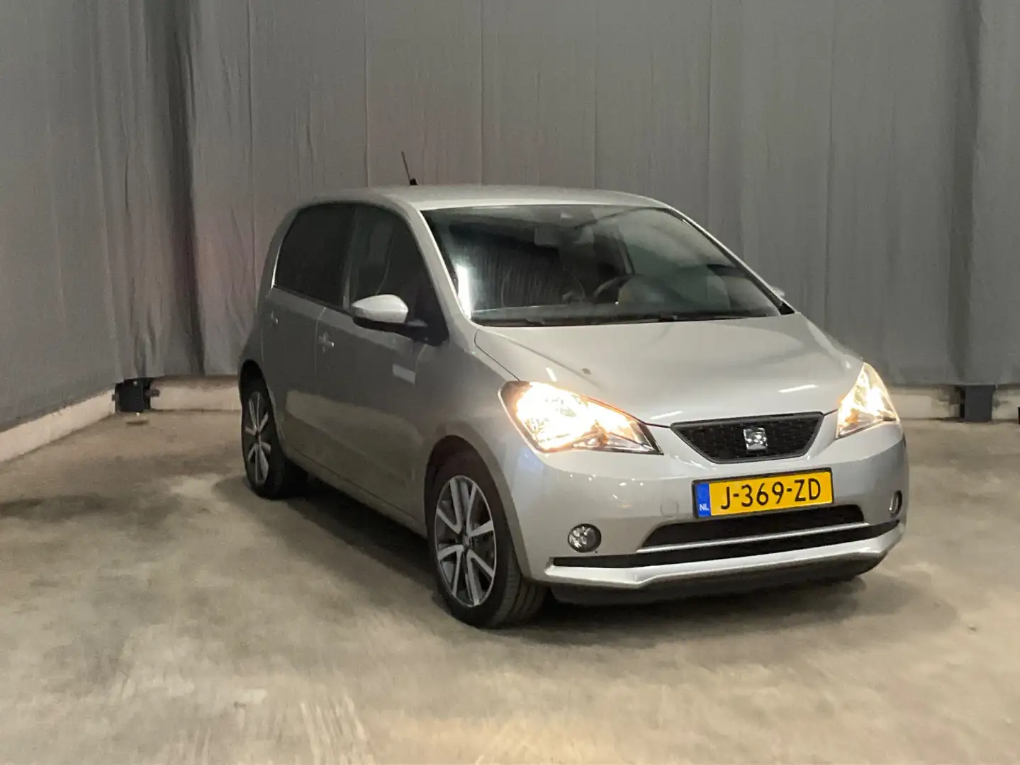 SEAT Mii Electric 61KWH 83PK ELECTRIC PLUS | STOELVERW. | C Grijs - 2