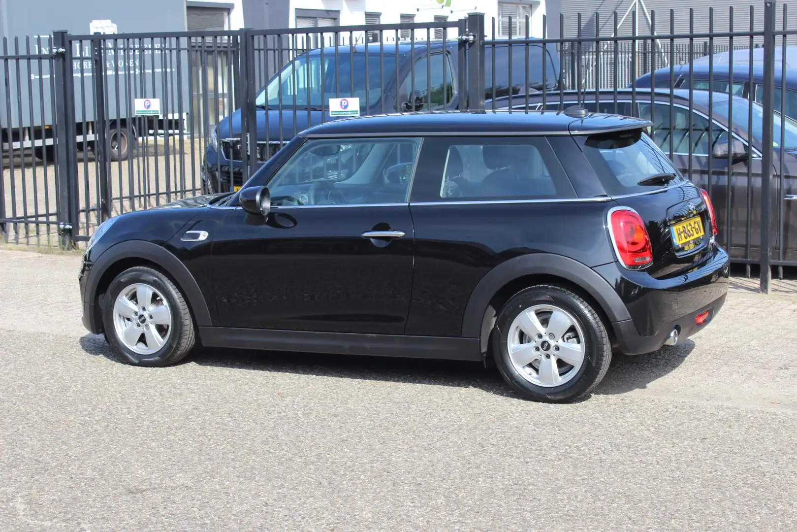 MINI Cooper Mini 1.5 Navigatie, 136PK! Noir - 2
