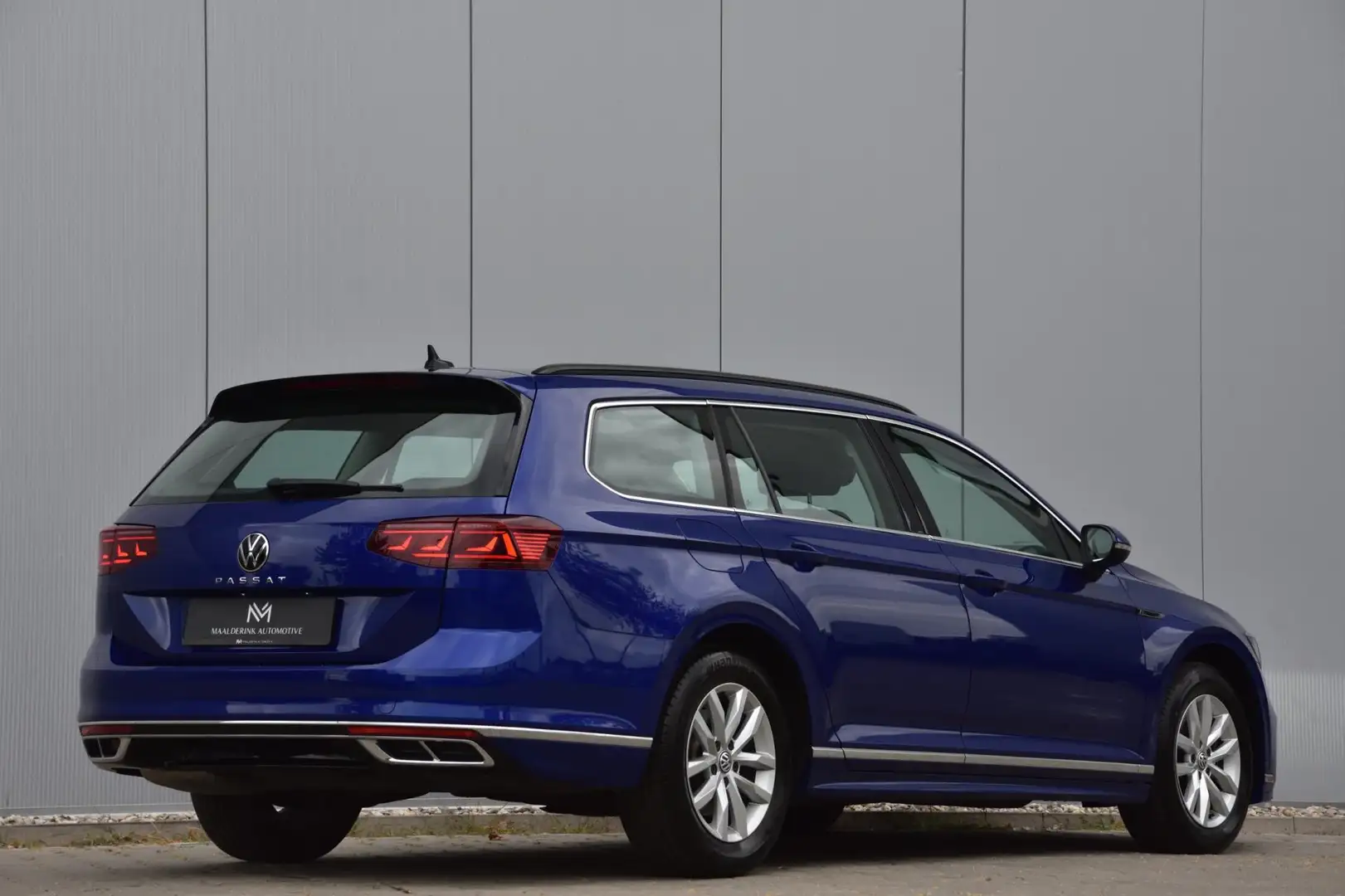 Volkswagen Passat Variant 1.5 TSI DSG R-Line Business Navi, Camera, Led, Sto Blauw - 2