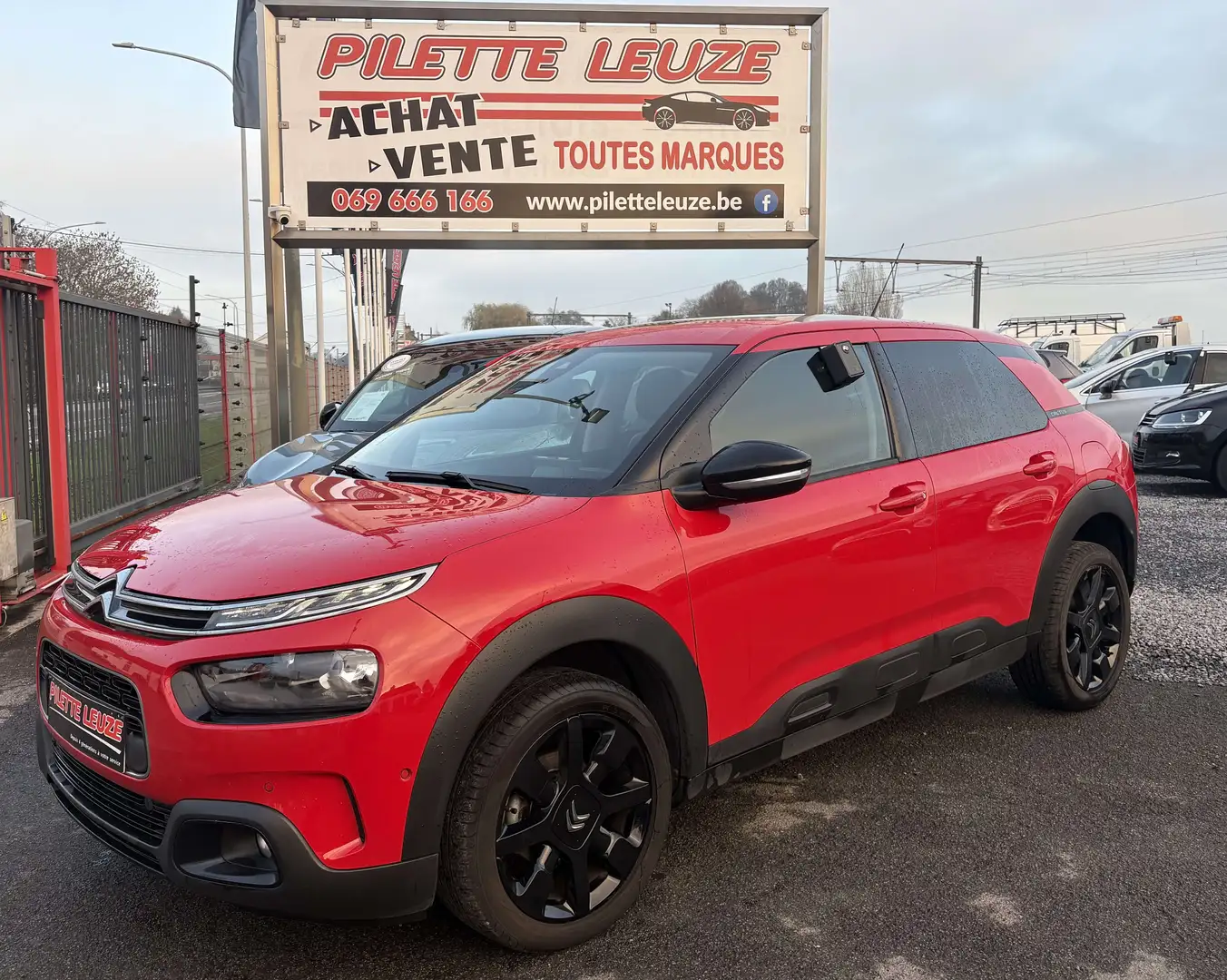Citroen C4 Cactus CARPLAY/euro6D/TOIT PANNO 1.5BlueHDi Feel (EU6.2) Rouge - 1