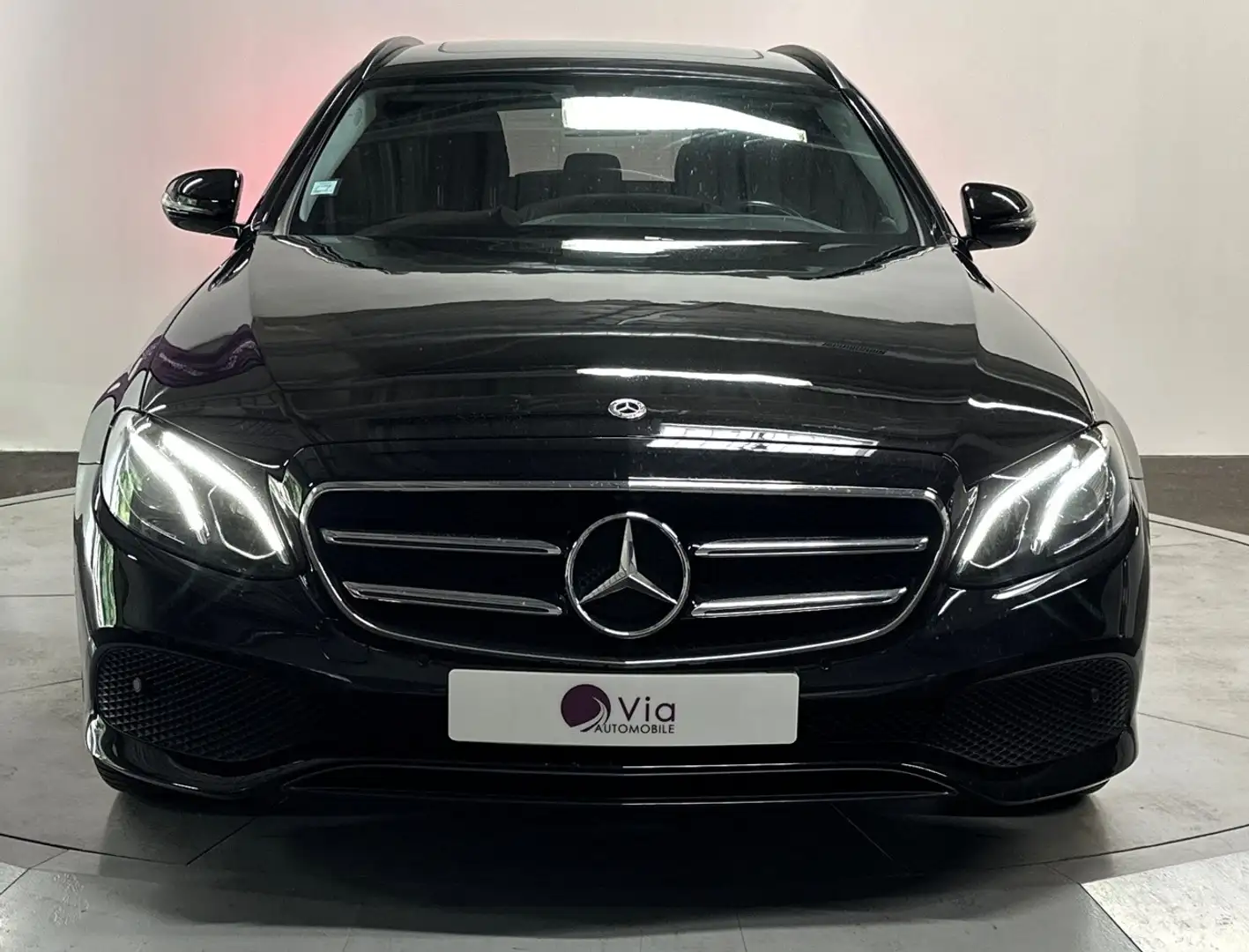 Mercedes-Benz E 200 200 EQBoost 9G-Tronic 4-Matic Avantgarde Line Noir - 2