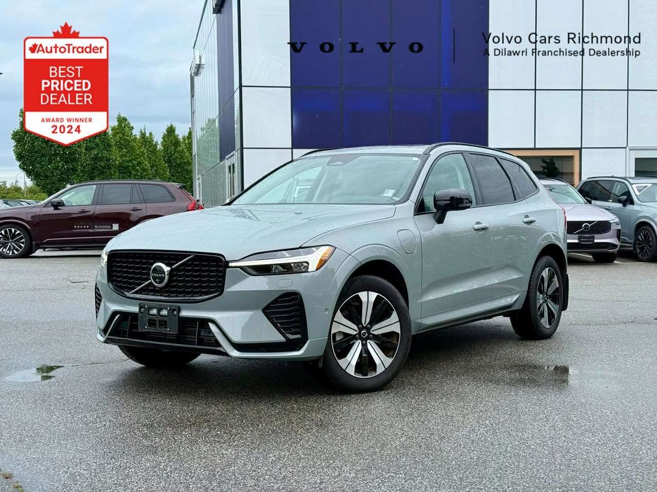 2025 Volvo XC60 T8 AWD Plus Dark Theme Local | Accident-Free | Har