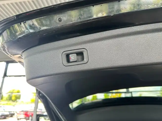 Mercedes-Benz Gle view 11