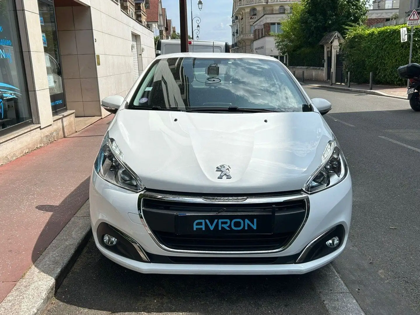 Peugeot 208 1.2 S&S ACTIVE BUSINESS 5P 5 places Distribution n Blanc - 2