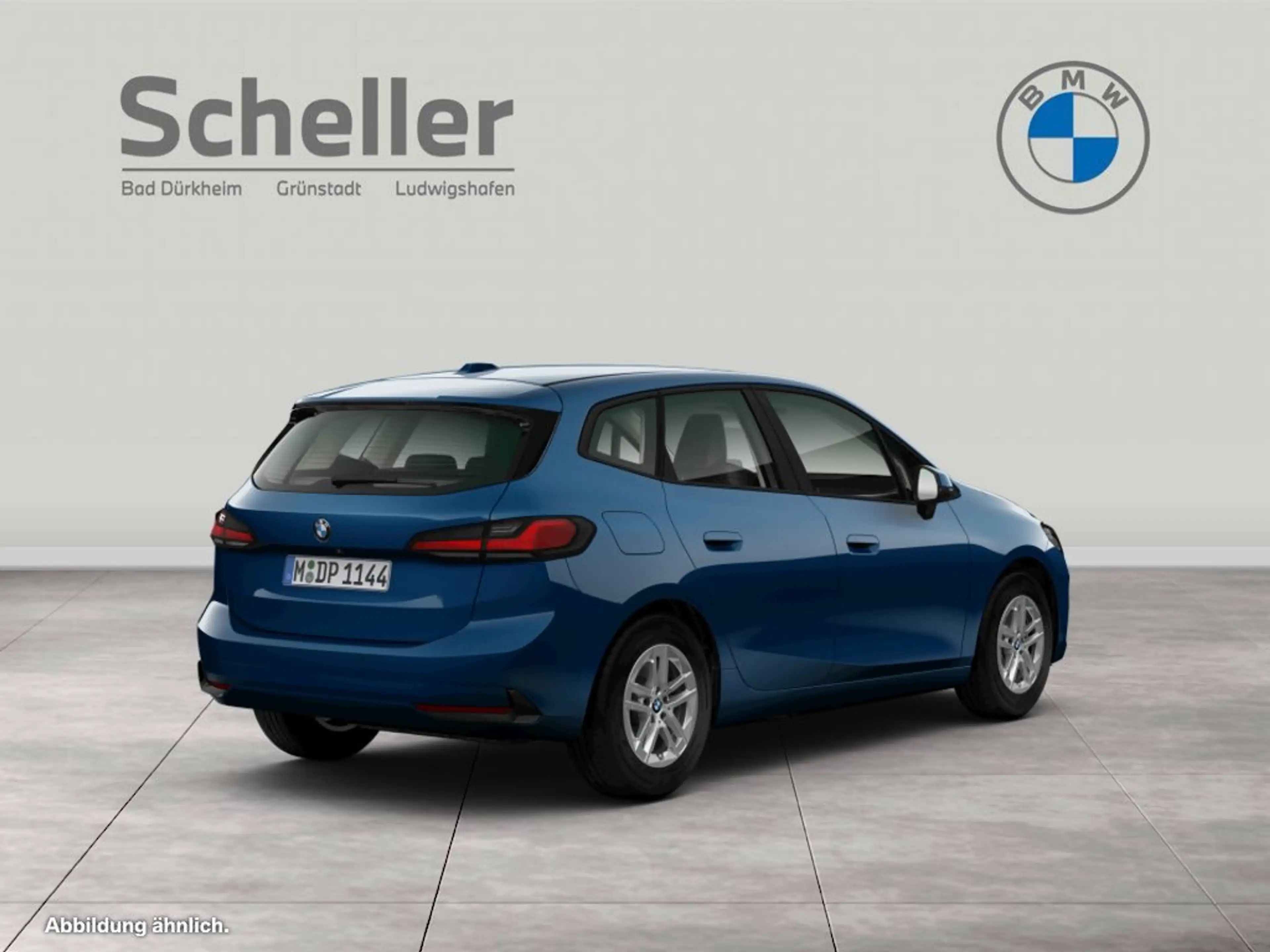 BMW 218 i Active Tourer — photo 3