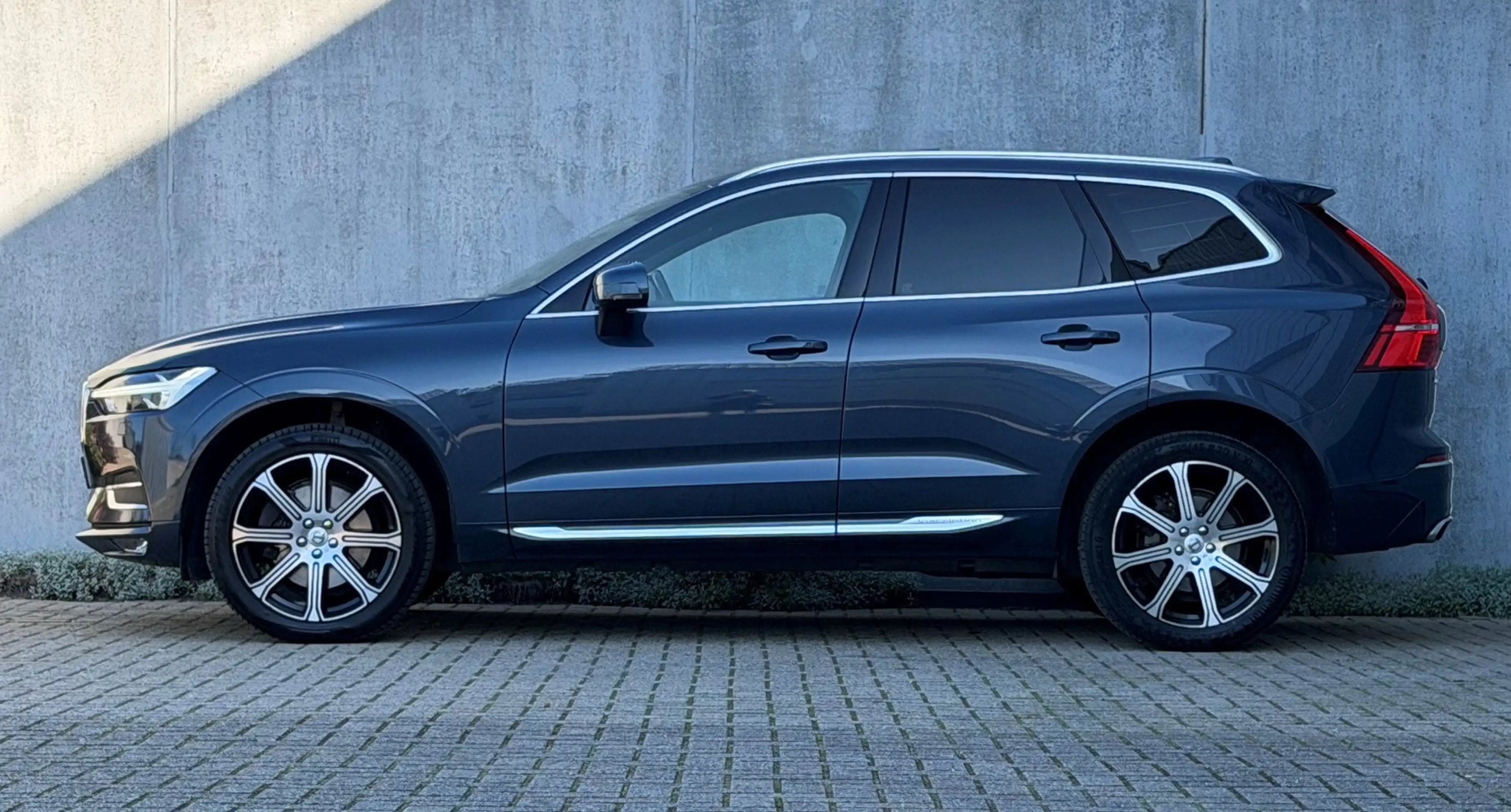 Volvo XC60 2.0 B4 AWD Inscription HuD 360' Luchtv. B&W Nappa — photo 4
