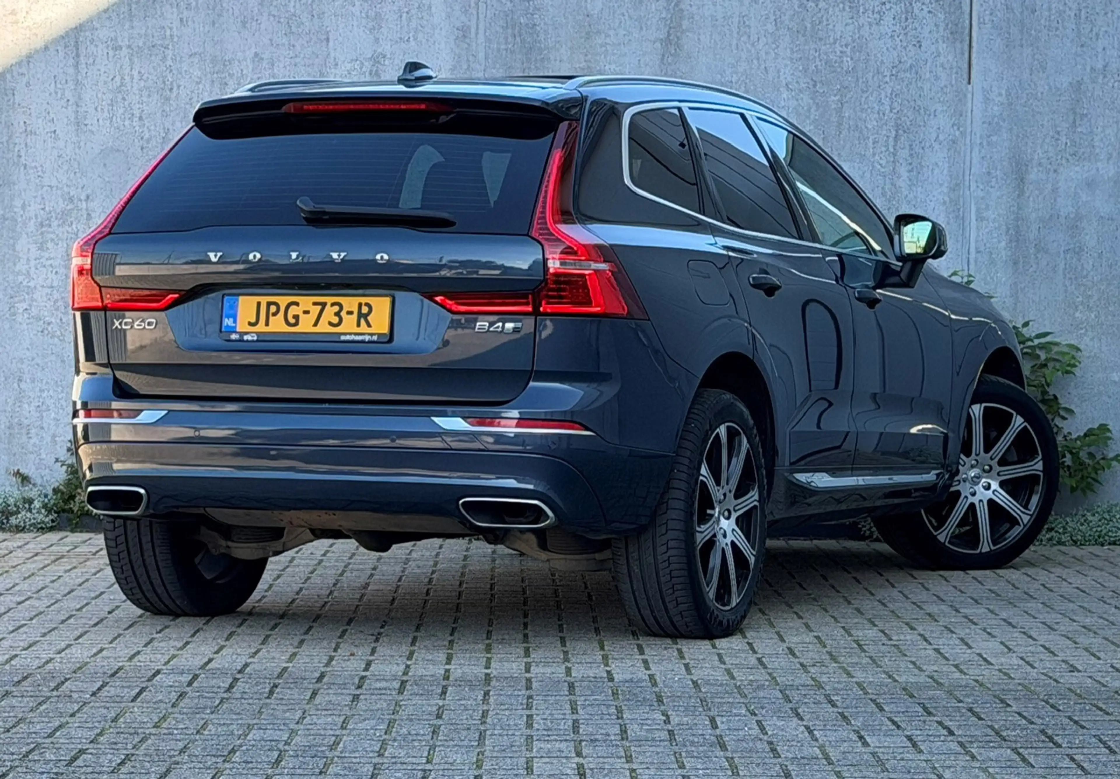 Volvo XC60 2.0 B4 AWD Inscription HuD 360' Luchtv. B&W Nappa — photo 6