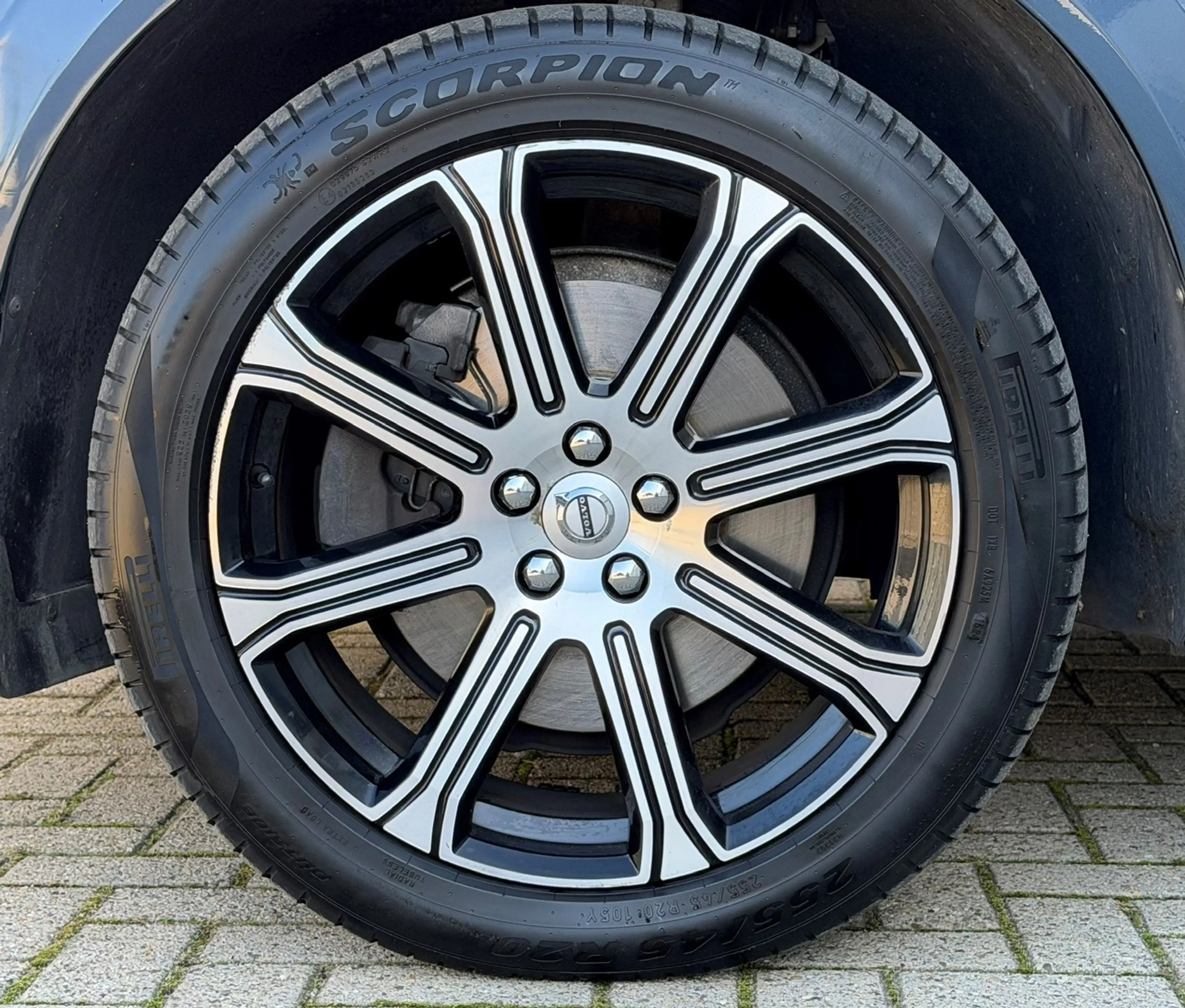 Volvo XC60 2.0 B4 AWD Inscription HuD 360' Luchtv. B&W Nappa — photo 21
