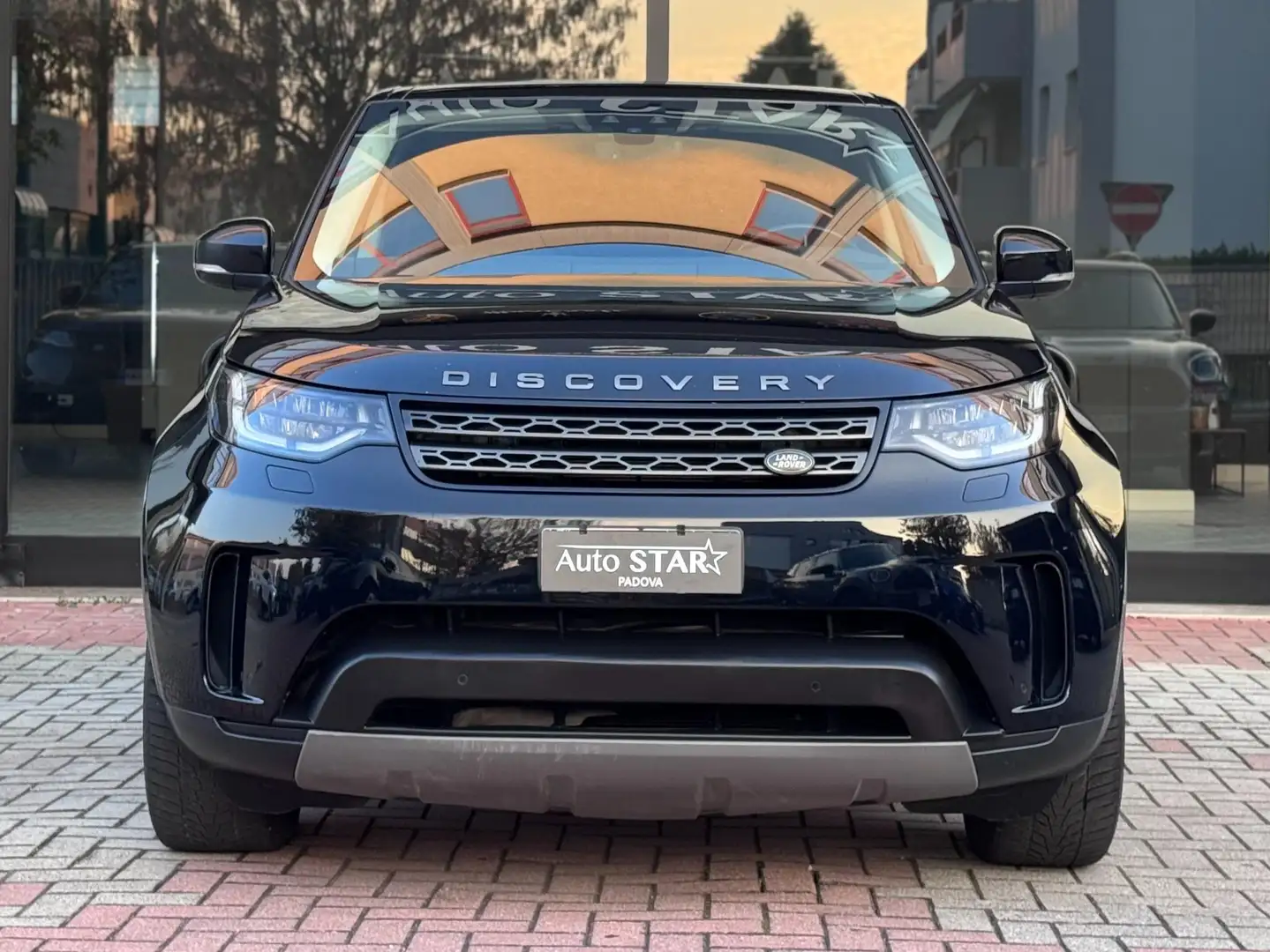 Land Rover Discovery Discovery 5 2.0 td4 S 180cv my18 Nero - 2