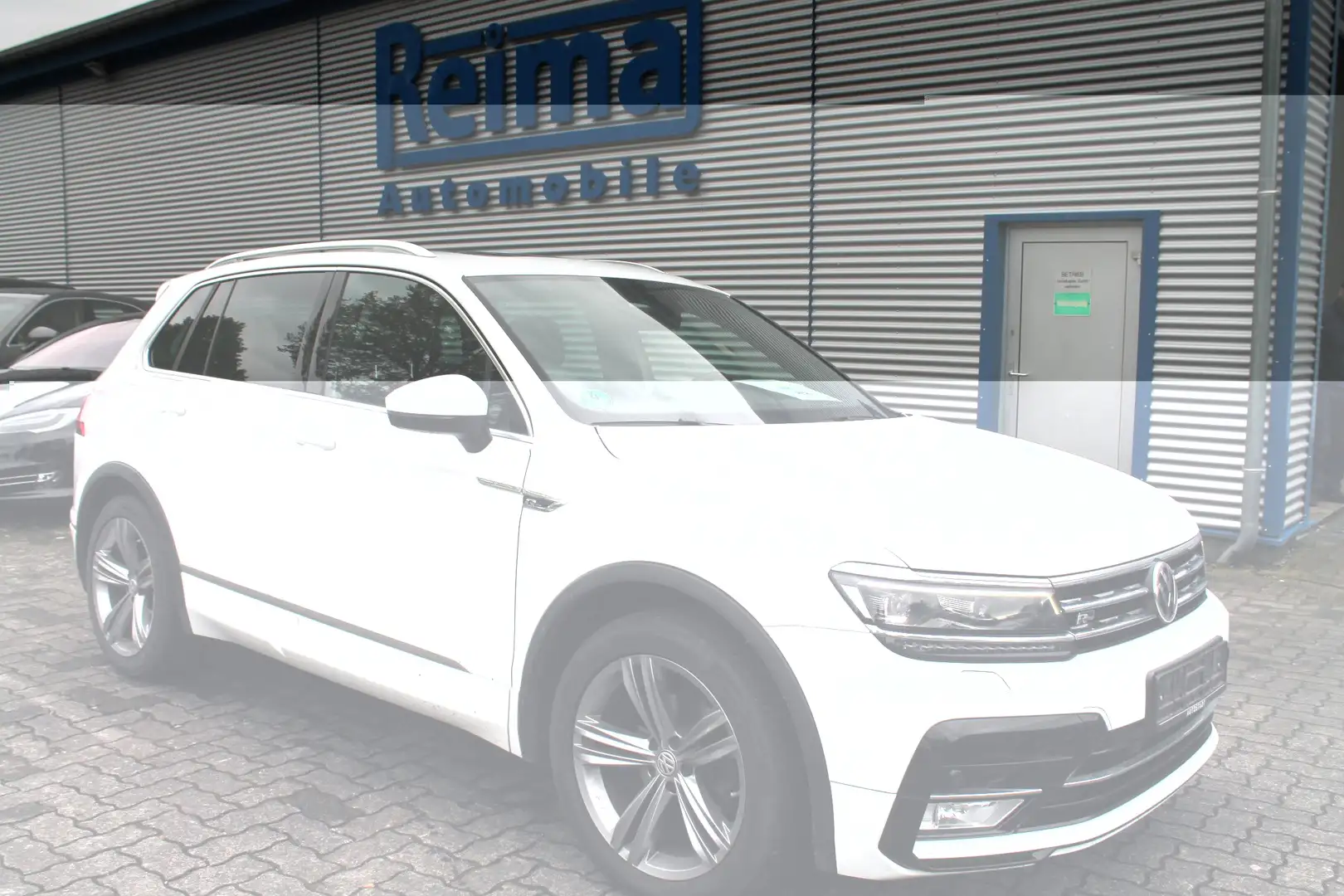 Volkswagen Tiguan R-Line,LED,PANO,ACC Wit - 2