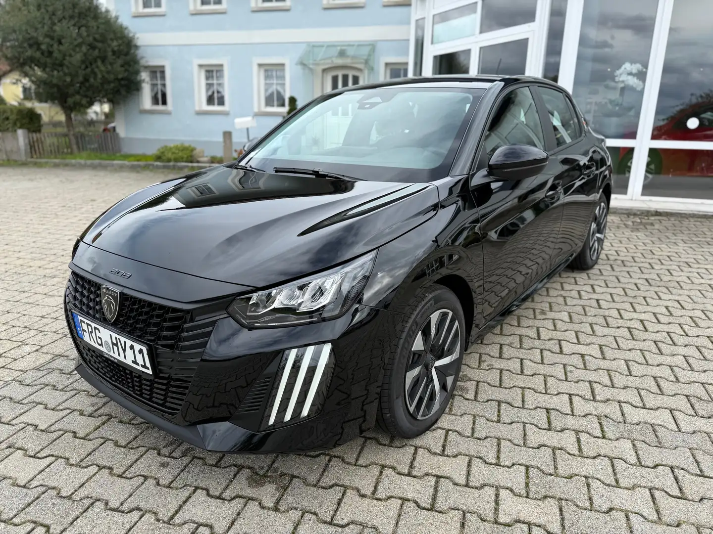 Peugeot 208 100 PureTech Style,Szhg, PDC Klima,DAB,CarPlay Schwarz - 1