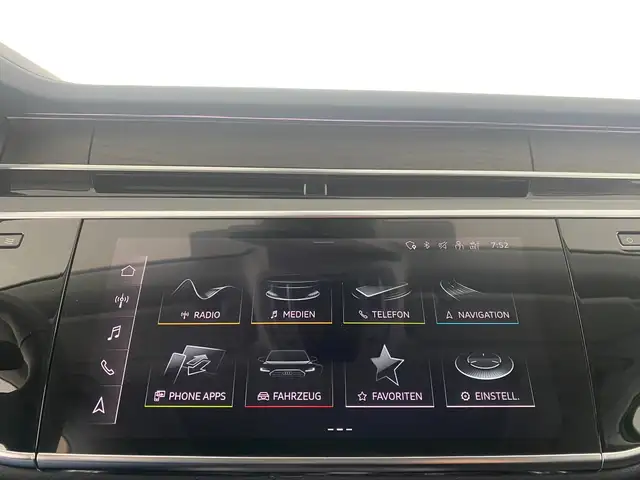 Audi A8 view 23