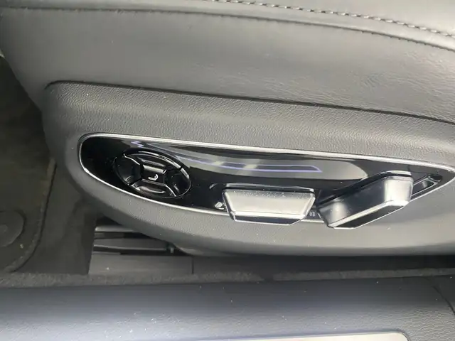 Audi A8 view 29
