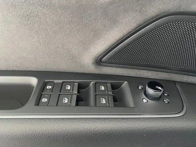 Audi A8 view 26
