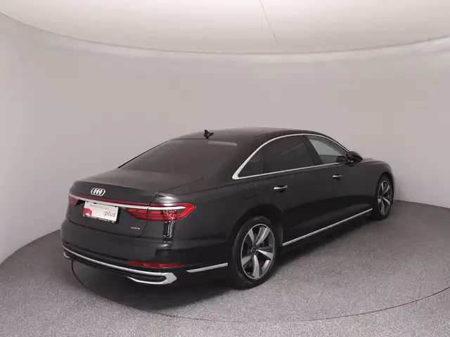 Audi A8 view 4