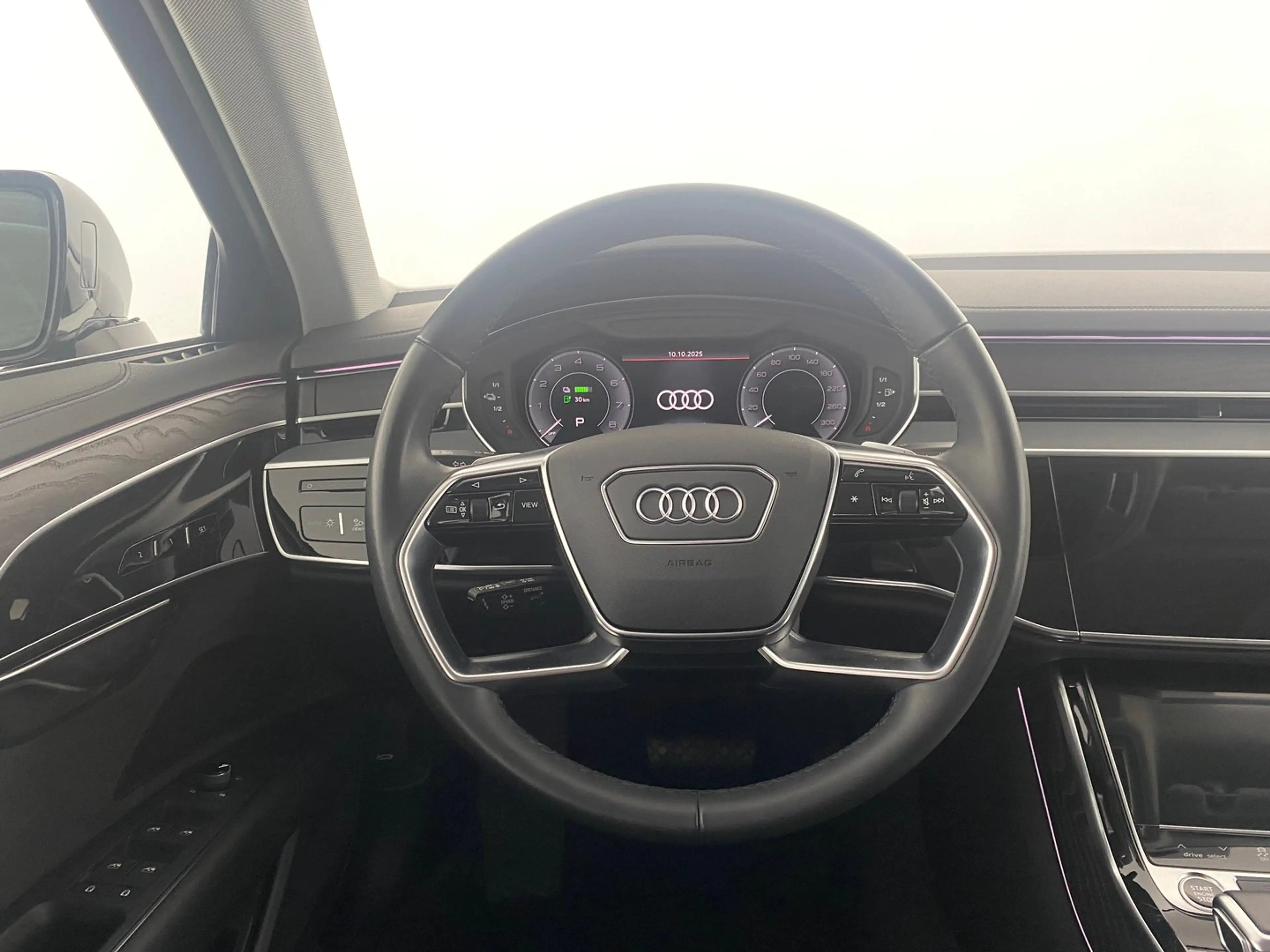 Audi A8 60 TFSI e quattro Lang — photo 13