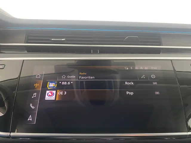 Audi A8 view 25