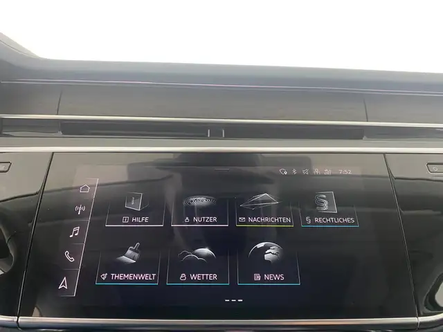 Audi A8 view 24