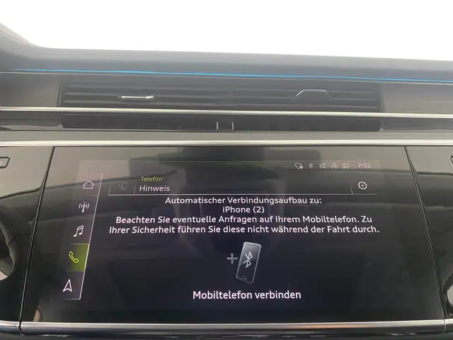 Audi A8 view 21