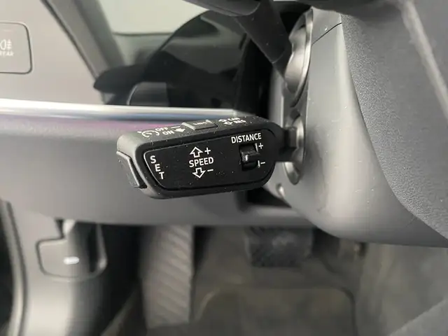 Audi A8 view 30