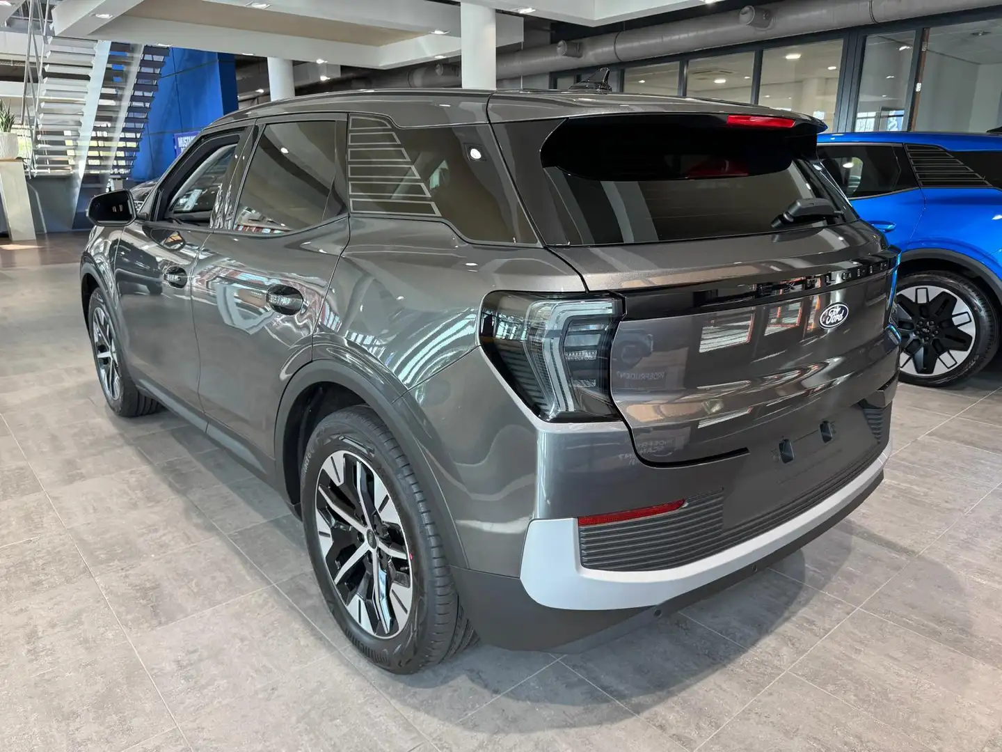Ford Explorer EV Extended Range RWD 77 kWh | Trekhaak | Uit voor Grijs - 2