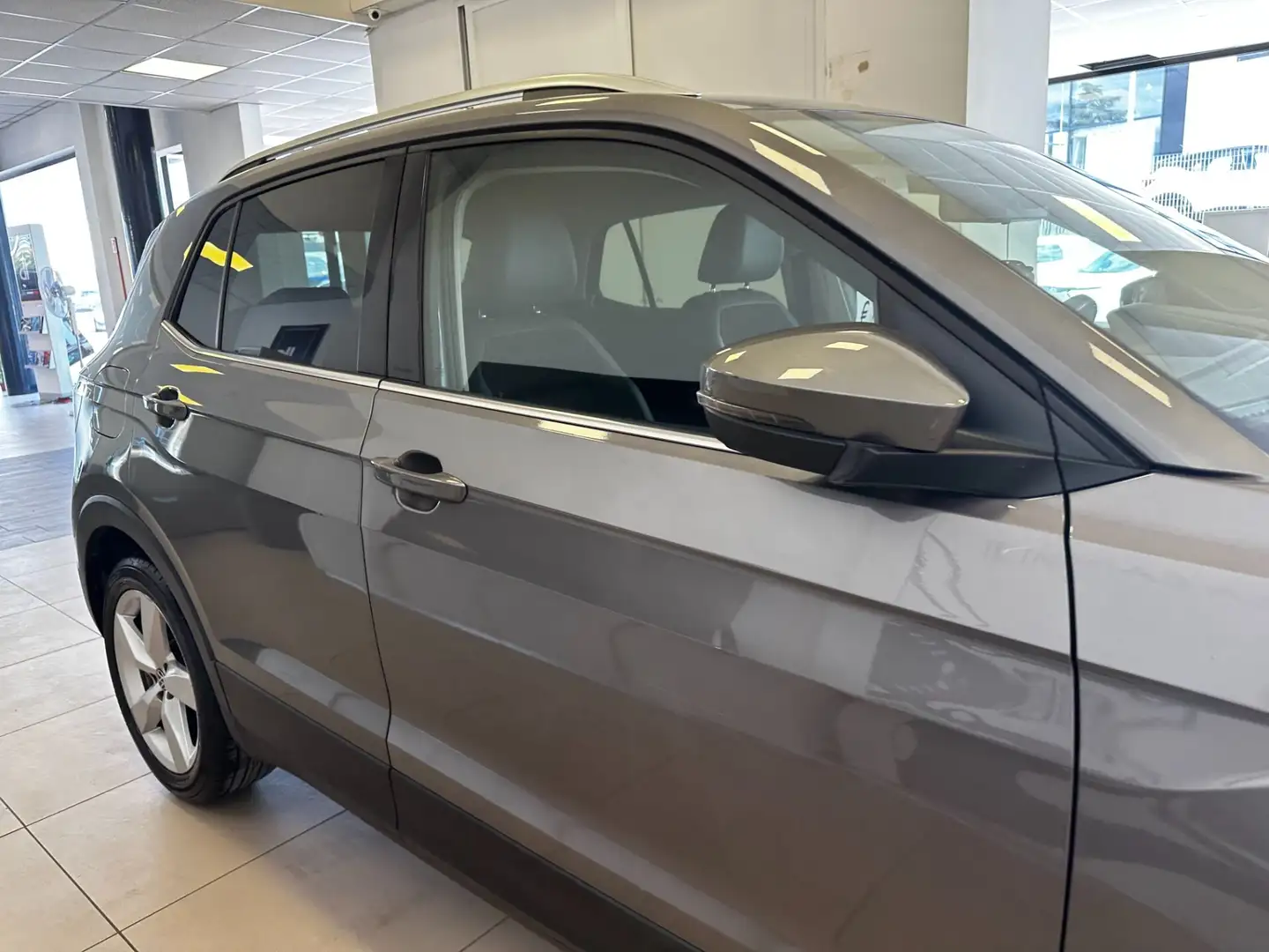 Volkswagen T-Cross 1.0 TSI Style BMT Grijs - 2