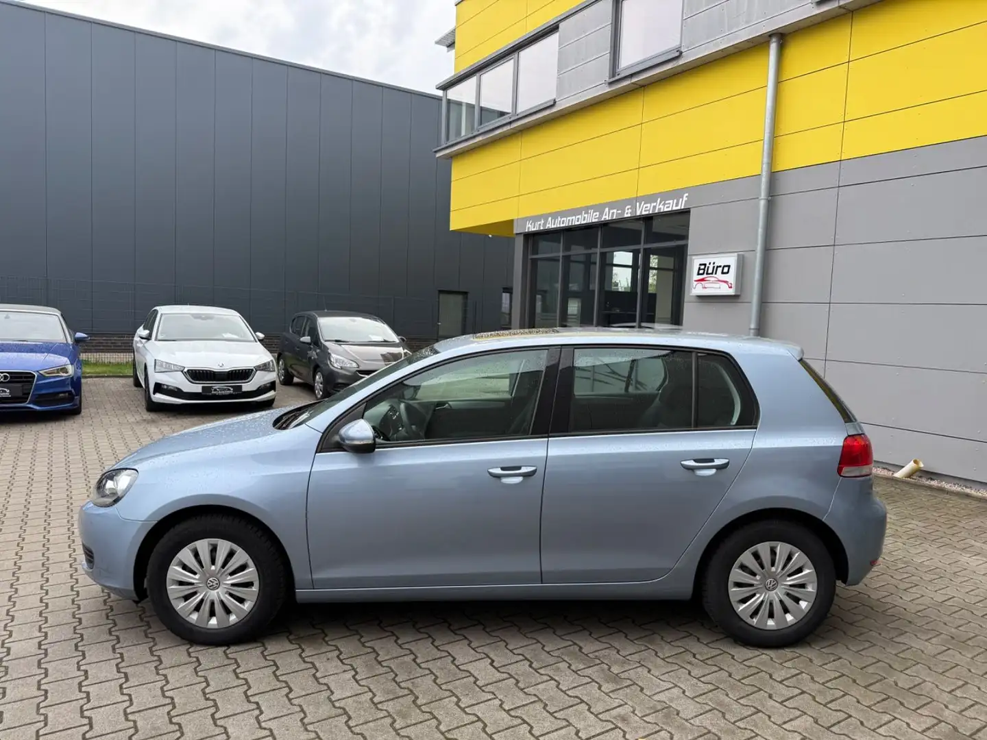 Volkswagen Golf VI Trendline KLIMA/RADIO/CD/2.HAND* Azul - 2