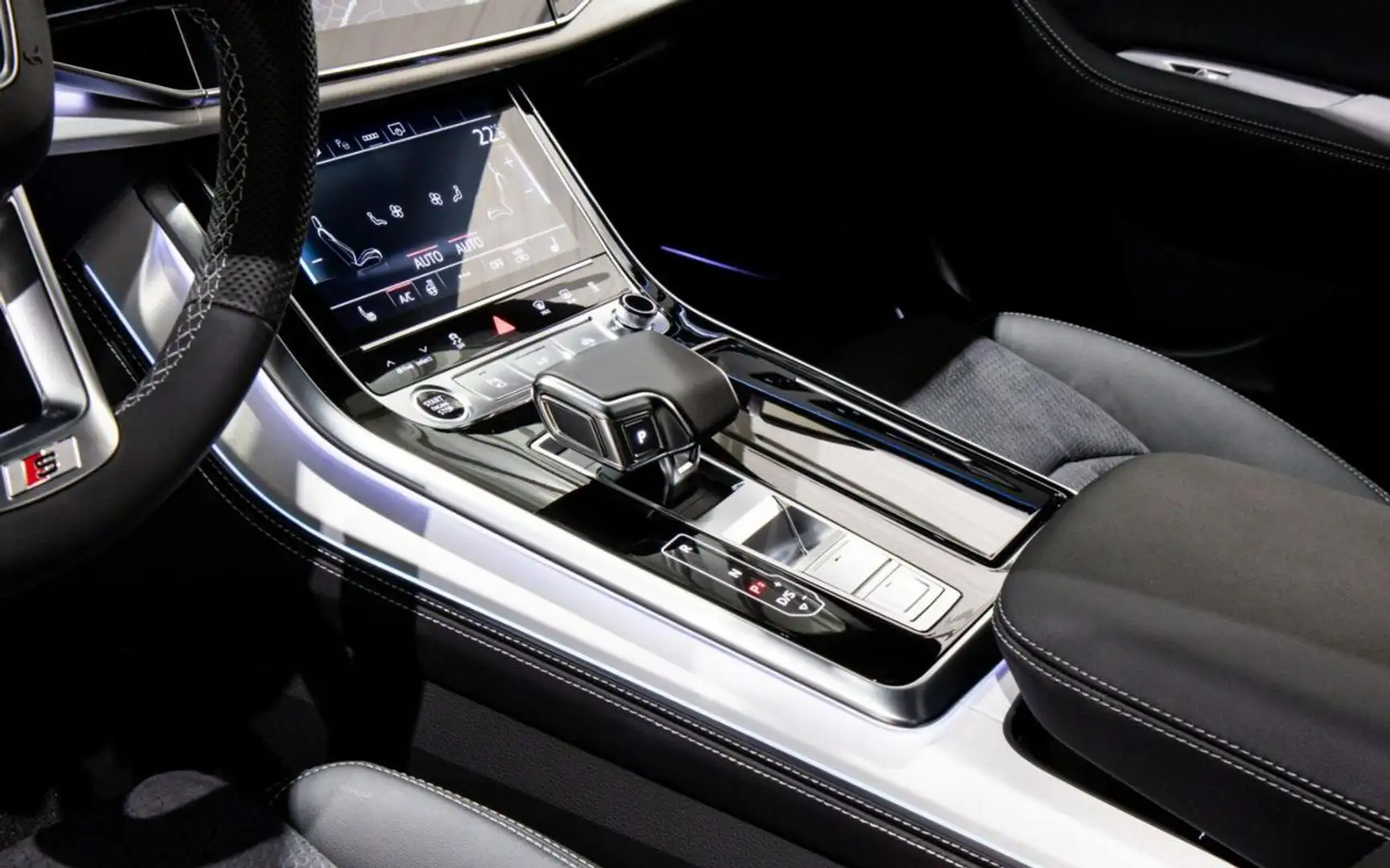 Audi Q8 SUV 50 TDI 286 CV quattro S line - superprezzo! Nero - 2