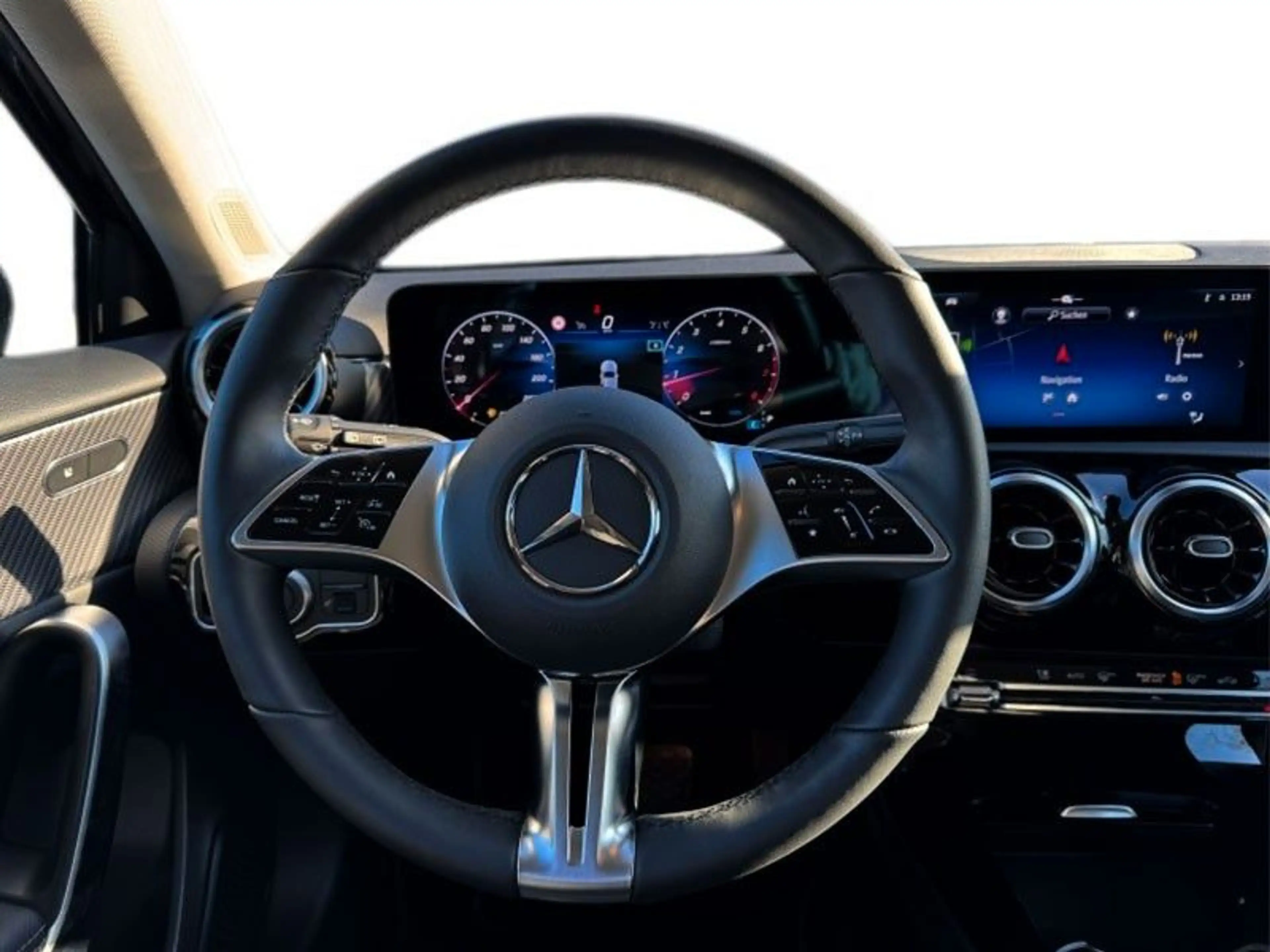 Mercedes-Benz A 220 4Matic Progressive KAMERA MBUX NAVI ACC — photo 11