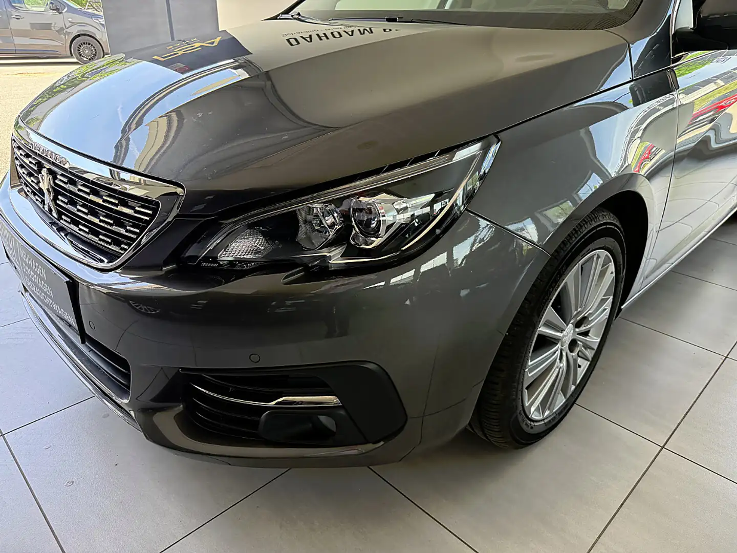 Peugeot 308 1,5 BlueHDI 100 Allure S&S Grau - 2