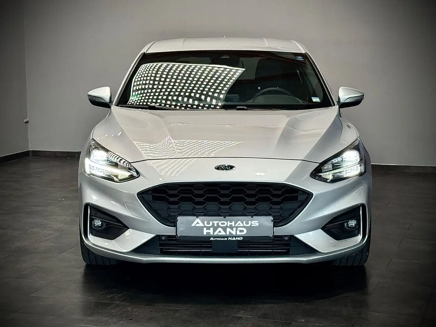 Ford Focus *ST-LINE X*LED*CARPLAY*NAVI*AMBIENTE*1.HAND*SZH* Silber - 2