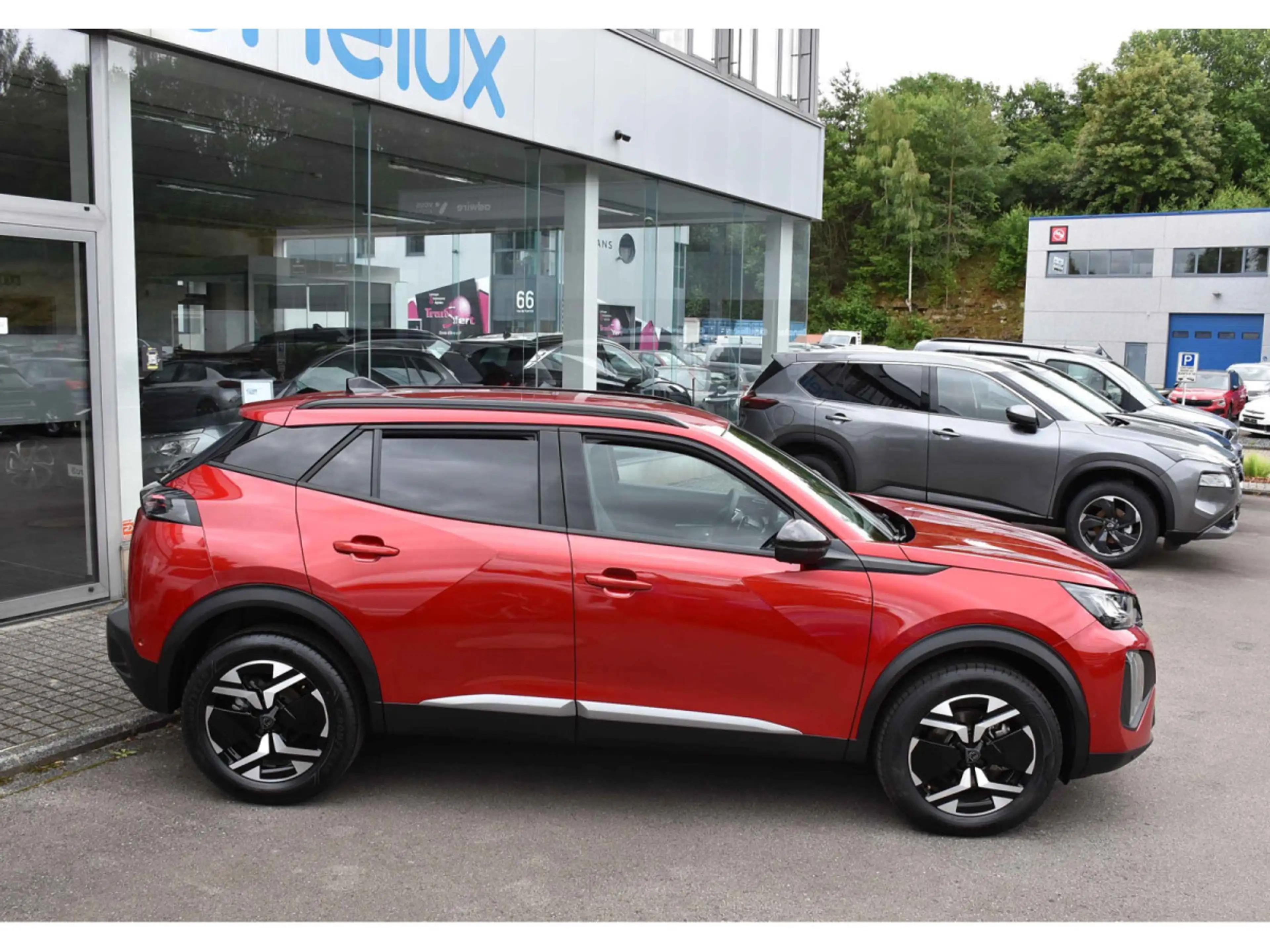 Peugeot 2008 1.2 Hybrid 145 Allure e-DCS6 ACC SIDE GPS CAM360 — photo 3