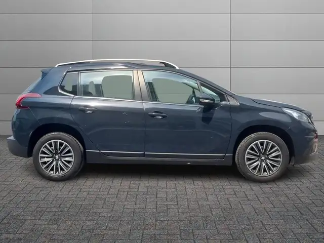 Peugeot 2008 view 3