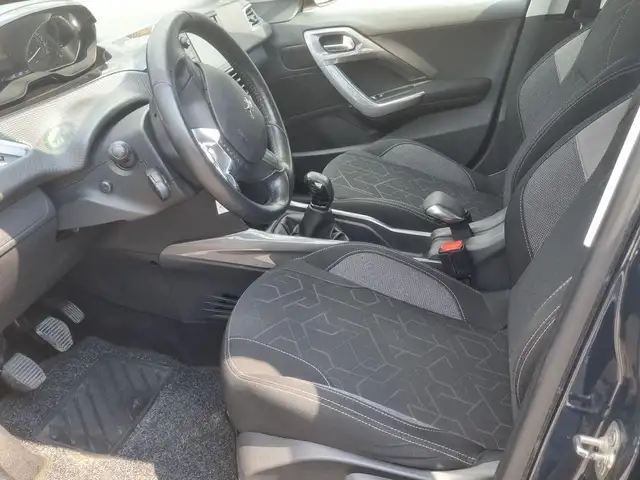 Peugeot 2008 view 6