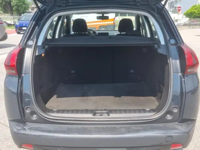 Peugeot 2008 view 5