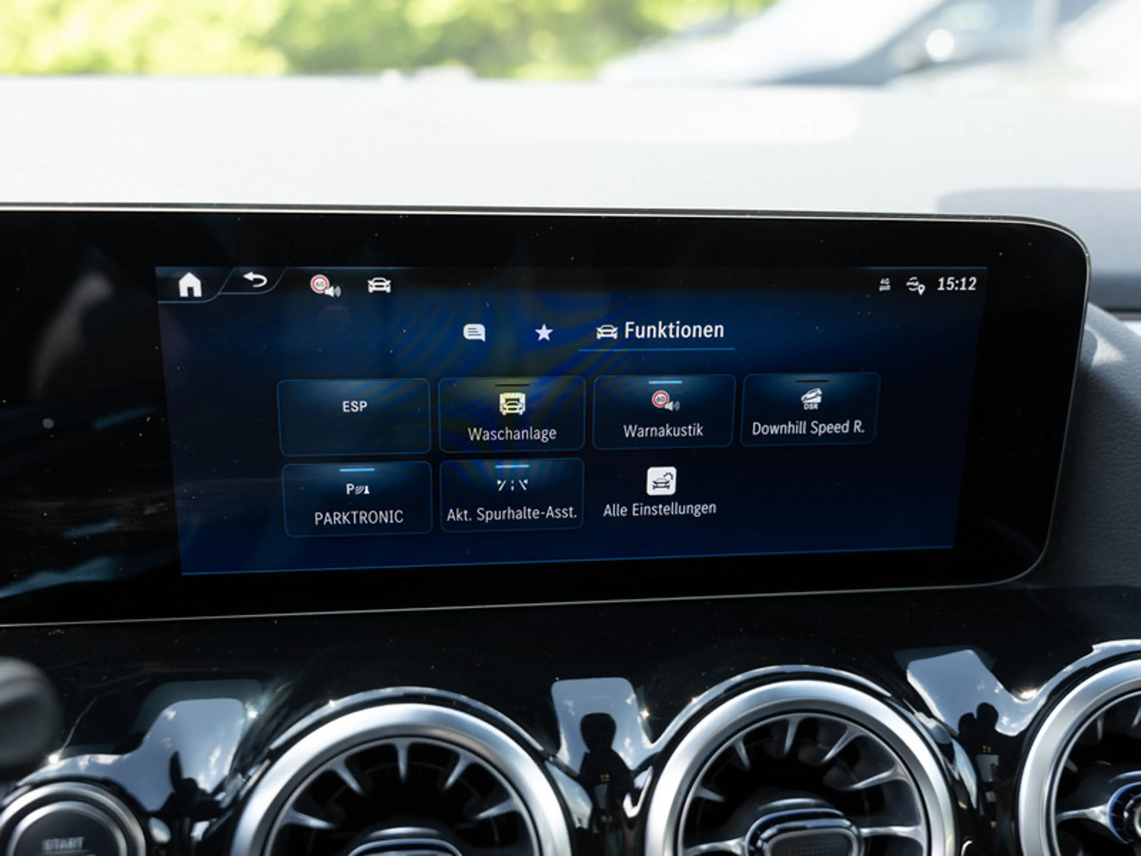 Mercedes-Benz GLA 220 d 4M AMG-Sport/MLB/360/Pano/AHK/Night/20 — photo 14