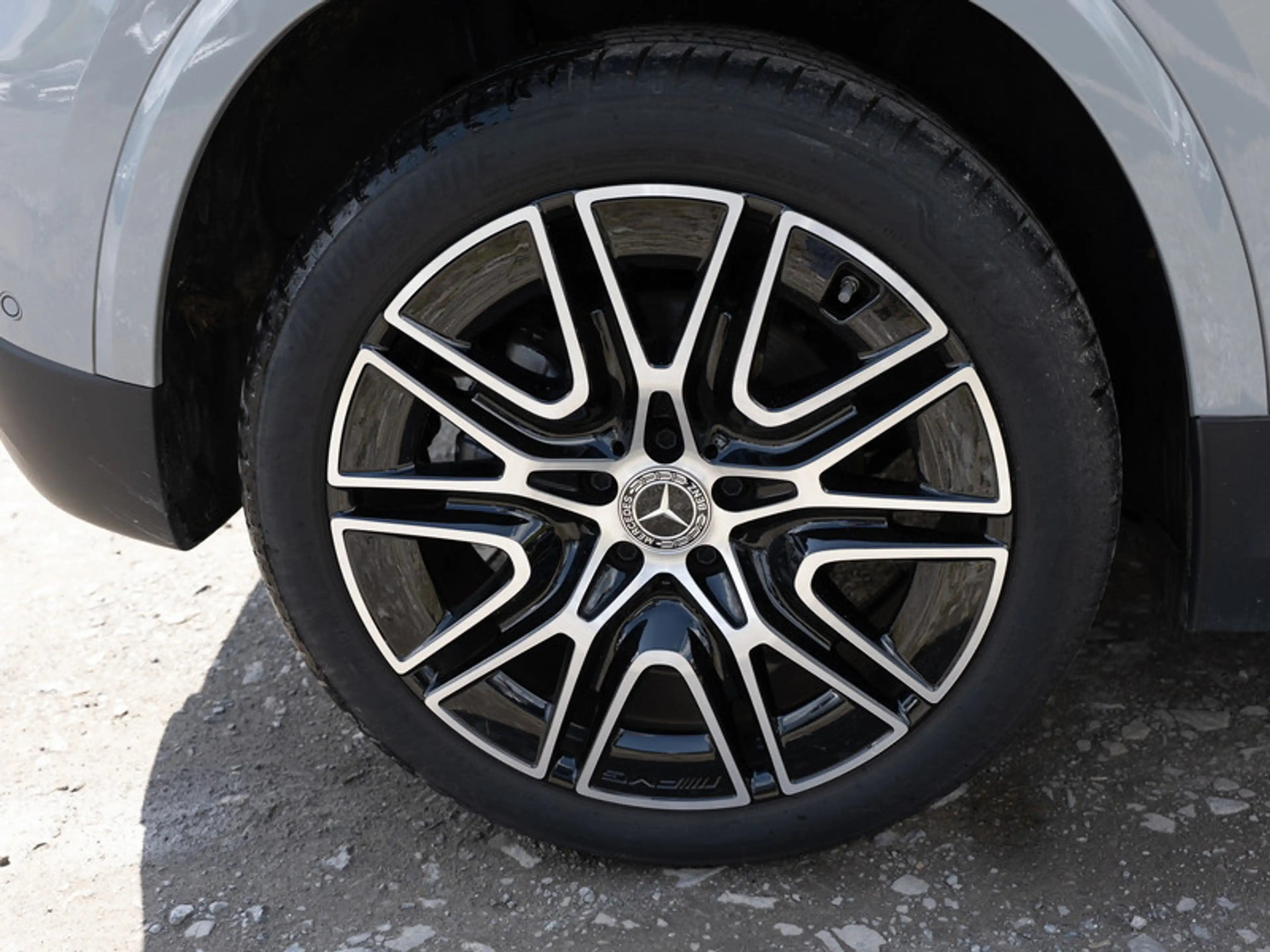 Mercedes-Benz GLA 220 d 4M AMG-Sport/MLB/360/Pano/AHK/Night/20 — photo 6
