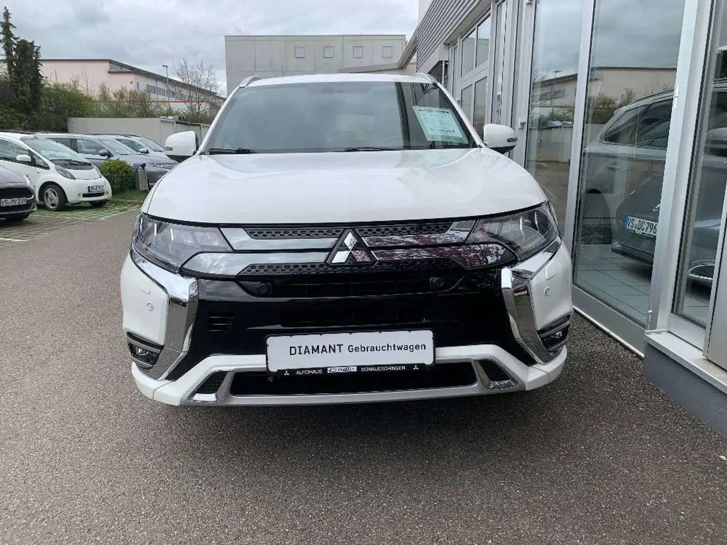 Mitsubishi Outlander Outlander Plug-in Hybrid PLUS Spirit-4WD Wit - 2